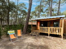 Extérieur de la cabane bois 4/5 personnes au camping Le Vieux Port à Messanges dans les Landes