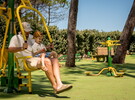 aire de fitness papa fils parent enfant content joie sport camping landes ocean dune bonheur remise en forme