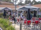brasserie VP bar restaurant avec terrasse bois ouvert en même temps que l'établissement hôtellier de plein air pour une cuisine authentique à tout moment de la saison