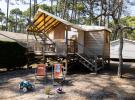 Cabane sur pilotis dans un camping 5 étoiles