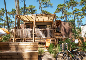 Vue ensemble Lodge Premium 4 personnes dans les Landes au camping Le Vieux Port