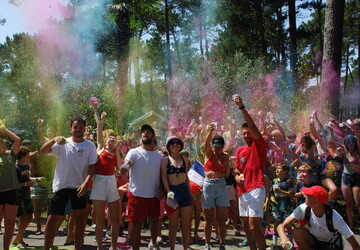 Color run pour tous les âges au camping 5 étoiles Le Vieux Port dans les Landes