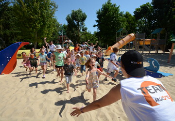 Club enfants et animations pour les familles du camping 5 étoiles Le Vieux Port dans les Landes