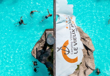 Piscines chauffées camping 5 étoiles le Vieux port dans les Landes 