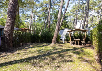 Emplacement Confort 120 2/6personnes camping le Vieux Port 5 étoiles Landes 