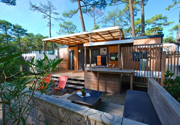 Lodge Premium 6 personnes jacuzzi 5 étoiles dans les Landes au camping Le Vieux Port 