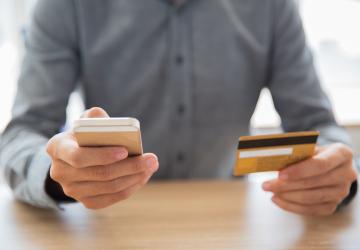 des-donnees-d-affaires-de-carte-de-frappe-sur-telephone-mobile