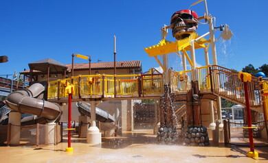 Pirate's Land au camping 5 étoiles le Vieux Port dans les Landes 
