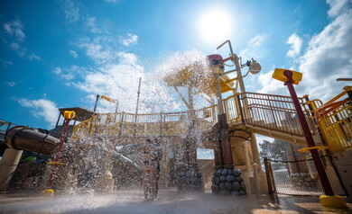 Parc aquatique au camping 5 étoiles le Vieux Port dans les Landes 