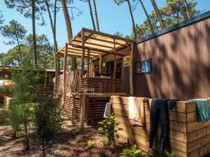 Extérieur Lodge Premium 4 personnes dans les Landes au camping Le Vieux Port