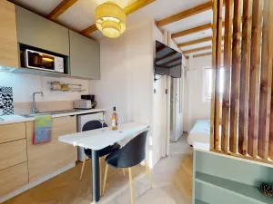 Cuisine Chalet Premium 6 personnes au camping 5 étoiles Le Vieux Port dans les Landes à Messanges