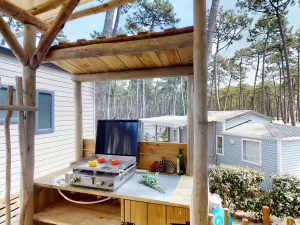 Plancha du Lodge Premium 4 personnes Dune et Jacuzzi au camping 5 étoiles Le Vieux Port à Messanges dans les Landes