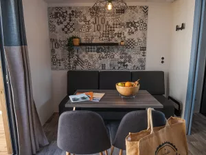 Cottage Suite Premium Jacuzzi 6 pers Otello camping 5 étoiles vieux-port dans Les Landes