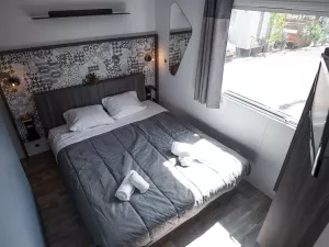 Cottage Suite Premium Jacuzzi 6 pers Otello camping 5 étoiles vieux-port dans Les Landes