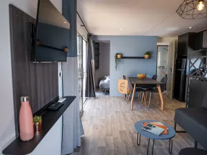 Cottage Suite Premium Jacuzzi 6 pers Otello camping 5 étoiles vieux-port dans Les Landes