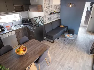 Cottage Suite Premium Jacuzzi 6 pers Otello camping 5 étoiles vieux-port dans Les Landes