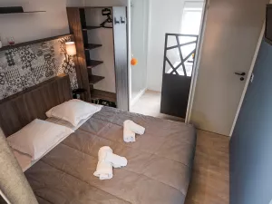 Lodge Premium 6 pers Otello 3 chambres au camping 5 étoiles dans les Landes au camping Le Vieux Port 