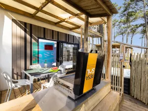 Lodge Premium Jacuzzi 2-3 pers OTELLO du camping le Vieux port dans les Landes