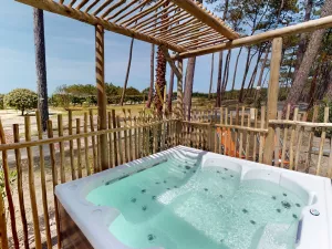 Lodge Premium 4 pers Breizh au camping 5 étoiles dans les Landes au camping Le Vieux Port 