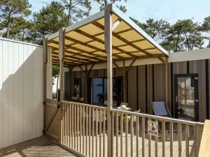 Cottage Suite Premium Jacuzzi 8 pers Breizh Camping 5 étoiles Le Vieux Port dans les Landes
