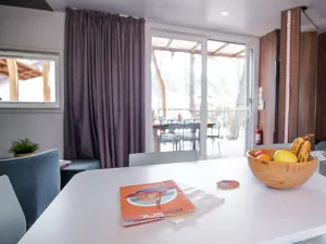 Lodge Premium 6 pers jacuzzi 5 étoiles dans les Landes au camping Le Vieux Port 