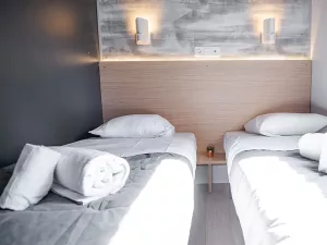 Lodge Premium 6 pers jacuzzi 5 étoiles dans les Landes au camping Le Vieux Port 