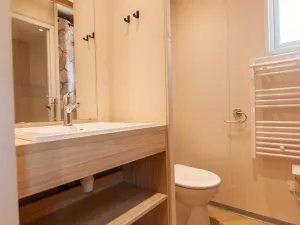 20250710 Chalet Duo Premium Piscine 6-7 personnes (38) Suite Parentale - SDB A