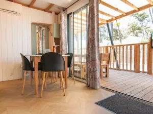 20250710 Chalet Premium Piscine 4-5 personnes (26) Entrée principale