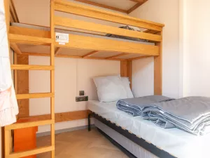 20250710 Chalet Premium Piscine 4-5 personnes (4) Chambre 2 A