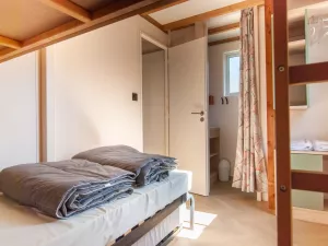 20250710 Chalet Premium Piscine 4-5 personnes (5) Chambre 2 B