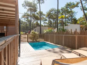 20250710 Chalet Premium Piscine 4-5 personnes (77) Piscine 1