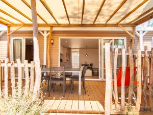 20250710 Lodge Premium dune Jacuzzi 4 pers (28) Extérieur Entrée