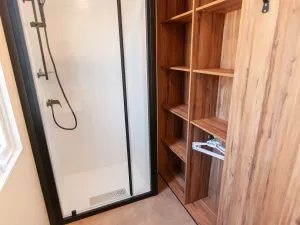 20250710 Lodge Premium dune Jacuzzi 4 pers (73) SDB 2 B-Enhanced-NR