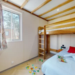 Chambre de 3 couchages d'un Chalet Premium pour 6 à 7 personnes