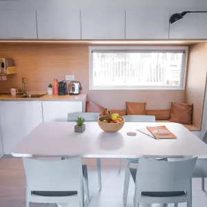 Piece à vivre d'un lodge premium