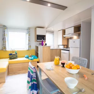 Salon d'un mobil-home Resasol 6/8 personnes