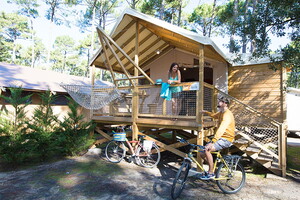 Vue ensemble Cabane sur pilotis 4/5 personnes dans les Landes au camping Le Vieux Port