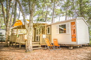 Vue ensemble Mobil-home Resasol 6/8 personnes avec 2 salles de bains dans les Landes au camping Le Vieux Port