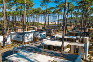 Quartier Premium derrière la dune dans le camping 5 étoiles Le Vieux Port dans les Landes