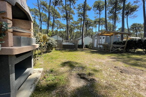 Barbecue privatif sur un emplacement VIP du camping 5 étoiles Le Vieux Port dans les Landes