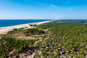 Emplacement à l'année pour les caravanes, vans, tentes, camping-cars au camping 5 étoiles Le Vieux Port dans les Landes