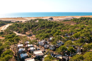 Mobil-homes du camping 5 étoiles Le Vieux Port dans les Landes juste derrière la dune et l'océan Atlantique (camping 5 étoiles landes accès direct plage, bord de mer, accès plage, plage de messanges)