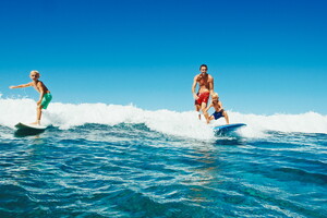 Surf en famille camping 5 étoiles le Vieux port dans les Landes 