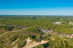 Mobil-homes du camping 5 étoiles Le Vieux Port à Messanges dans les Landes entre les pins