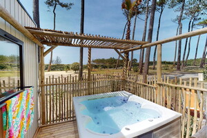 Locations avec jacuzzi privatif au camping Le Vieux Port dans les Landes
