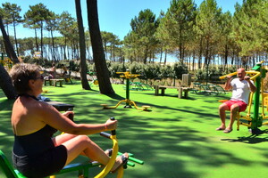 VP-camping-aire-fitness-plein-air-5-etoiles-entre-dune-foret-plage-ocean-atlantique-remise-forme-espace-secure-musculation-physique-cardio-couple-homme-femme