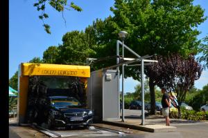 Car-wash-services-camping-5-etoiles-vieux-port-landes-nettoyage-voitures-karsher
