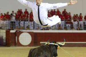 Spectacle avec écarteur landais dans les arènes de Vieux Boucau