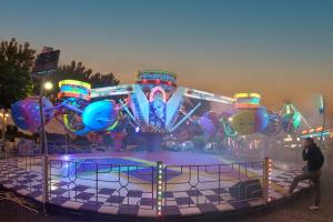 Parc d'attraction Messanges Sud. Manège Tornado