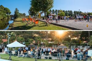 Espaces complémentaires pour séminaires et événements pros au camping Le Vieux Port, montage terrain multisport avec boulodrome et ruisseau + parc aquatique privatisé dans les Landes ; Lieux modulables pour événements d’entreprise